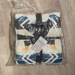 NEW Disney Mickey Mouse Southwestern Soft Woven Throw Blanket